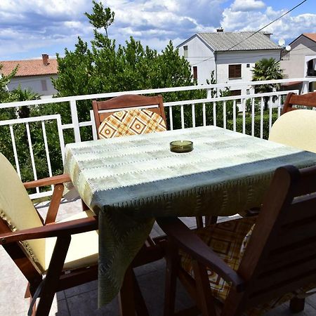 Apartment Palm Tree Malinska Ngoại thất bức ảnh