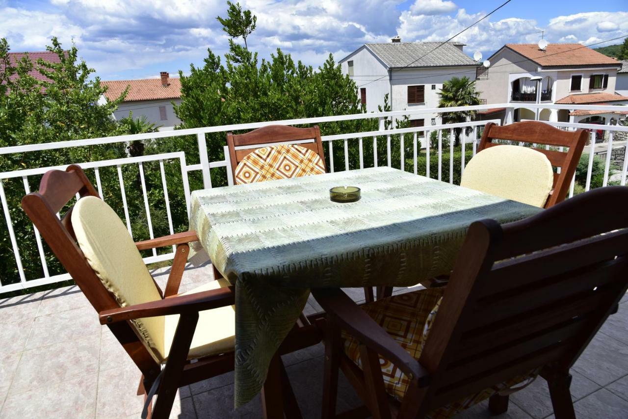 Apartment Palm Tree Malinska Ngoại thất bức ảnh